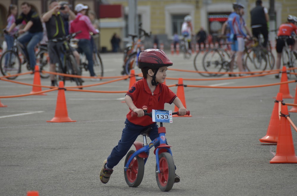 Соревнования маленьких велосипедистов