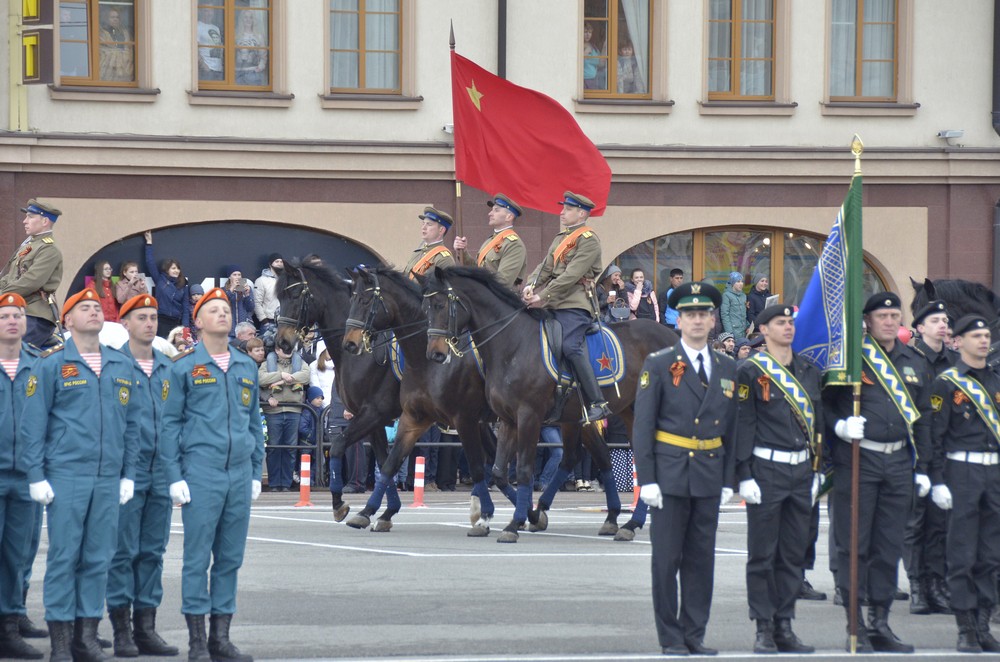 Парад кавалерии и военной техники: ФОТО